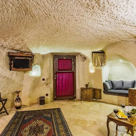Phocas Cave 2*