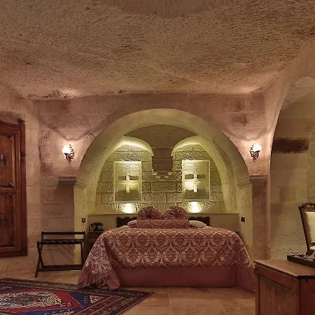 Phocas Cave Hotel 2*