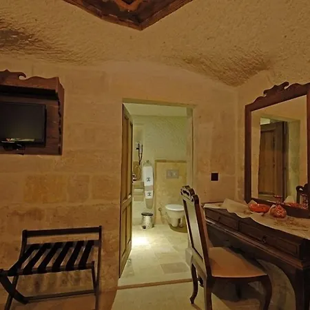 Phocas Cave Hotell 2*